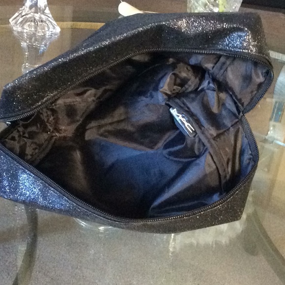 Mac cosmetics bag - Picture 5 of 7